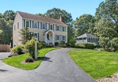 122 Abbott St, North Andover, Massachusetts 01845, 4 Bedrooms Bedrooms, 8 Rooms Rooms,2.5 BathroomsBathrooms,Residential,For Sale,Abbott St,73070198
