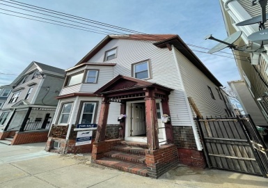28 Falcon St., Boston, Massachusetts 02128, 7 Bedrooms Bedrooms, 11 Rooms Rooms,2 BathroomsBathrooms,Residential Income,For Sale,Falcon St.,73098755