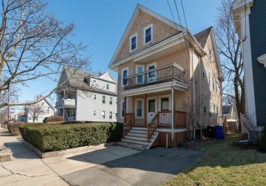 50-52 Brackenbury Street, Malden, Massachusetts 02148, 5 Bedrooms Bedrooms, 13 Rooms Rooms,2 BathroomsBathrooms,Residential Income,For Sale,Brackenbury Street,73093725