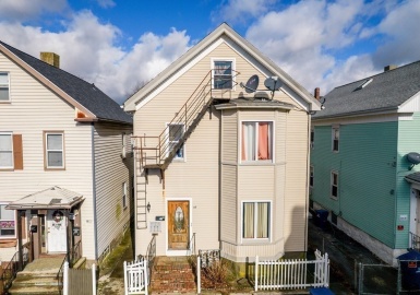 117 Grinnell St, New Bedford, Massachusetts 02740, 6 Bedrooms Bedrooms, 12 Rooms Rooms,3 BathroomsBathrooms,Residential Income,For Sale,Grinnell St,73074967