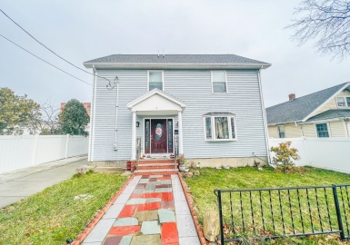 8 Safford St, Quincy, Massachusetts 02171, 5 Bedrooms Bedrooms, 7 Rooms Rooms,2 BathroomsBathrooms,Residential Lease,For Rent,Safford St,73065722