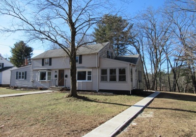 21 Ashton Street, Oxford, Massachusetts 01540, 1 Bedroom Bedrooms, 4 Rooms Rooms,1 BathroomBathrooms,Residential Lease,For Rent,Ashton Street,73066869