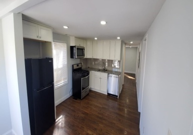 8 Bloomingdale Court, Worcester, Massachusetts 01604, 4 Bedrooms Bedrooms, 6 Rooms Rooms,2 BathroomsBathrooms,Residential Lease,For Rent,Bloomingdale Court,73070221