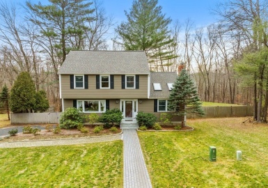 22 Parsons Rd, West Newbury, Massachusetts 01985, 3 Bedrooms Bedrooms, 7 Rooms Rooms,2 BathroomsBathrooms,Residential,For Sale,Parsons Rd,73067659