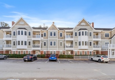 180 Chickering Rd, North Andover, Massachusetts 01845, 2 Bedrooms Bedrooms, 5 Rooms Rooms,2 BathroomsBathrooms,Residential,For Sale,Kittredge Crossing,Chickering Rd,73070273