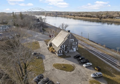 39 Pleasant Street, Bourne, Massachusetts 02563, ,Commercial Lease,For Rent,Pleasant Street,73106410
