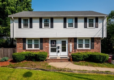 85-87 Quincy Ave, Dedham, Massachusetts 02026, 6 Bedrooms Bedrooms, 14 Rooms Rooms,3 BathroomsBathrooms,Residential Income,For Sale,Quincy Ave,73115534