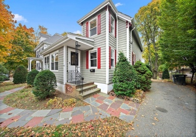 52 Pond St, Waltham, Massachusetts 02451, 3 Bedrooms Bedrooms, 9 Rooms Rooms,2 BathroomsBathrooms,Residential,For Sale,Pond St,73069306