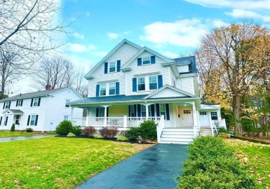 121 Washington, Wellesley, Massachusetts 02481, 4 Bedrooms Bedrooms, 6 Rooms Rooms,4 BathroomsBathrooms,Residential Lease,For Rent,Washington,73062879