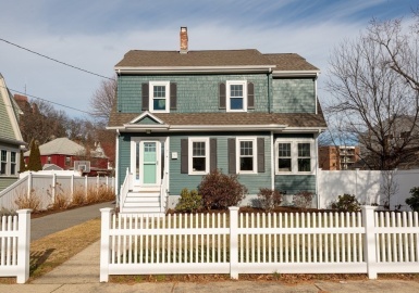 7 George Street, Stoneham, Massachusetts 02180, 3 Bedrooms Bedrooms, 8 Rooms Rooms,2.5 BathroomsBathrooms,Residential,For Sale,George Street,73070115