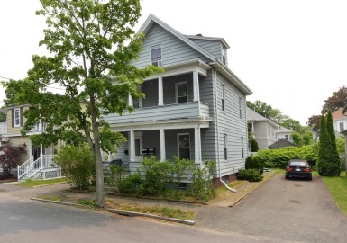 1 Huron Street, Swampscott, Massachusetts 01907, 6 Bedrooms Bedrooms, 12 Rooms Rooms,2 BathroomsBathrooms,Residential Income,For Sale,Huron Street,73123300