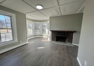 197 Hilldale Ave, Haverhill, Massachusetts 01832, 3 Bedrooms Bedrooms, 5 Rooms Rooms,1 BathroomBathrooms,Residential Lease,For Rent,Hilldale Ave,73069011