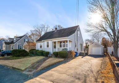 3 No Shore Ave, Peabody, Massachusetts 01960, 4 Bedrooms Bedrooms, 6 Rooms Rooms,3 BathroomsBathrooms,Residential,For Sale,No Shore Ave,73066617