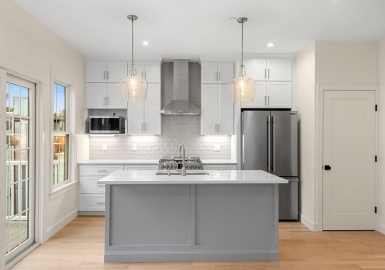 15 Morris, Boston, Massachusetts 02128, 2 Bedrooms Bedrooms, 5 Rooms Rooms,2 BathroomsBathrooms,Residential,For Sale,Morris,73071083