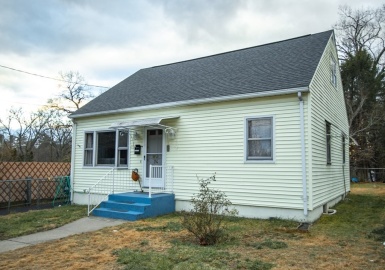 256 Draper Street, Springfield, Massachusetts 01108, 2 Bedrooms Bedrooms, 4 Rooms Rooms,1 BathroomBathrooms,Residential,For Sale,Draper Street,73065947