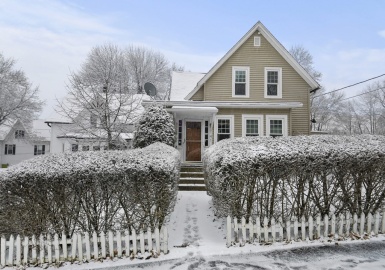 141 Washington Street, Gardner, Massachusetts 01440, 3 Bedrooms Bedrooms, 9 Rooms Rooms,1.5 BathroomsBathrooms,Residential,For Sale,Washington Street,73073366