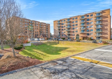 198 Locust Street, Lynn, Massachusetts 01904, 1 Bedroom Bedrooms, 3 Rooms Rooms,1 BathroomBathrooms,Residential,For Sale,Stadium Condominium,Locust Street,73071392