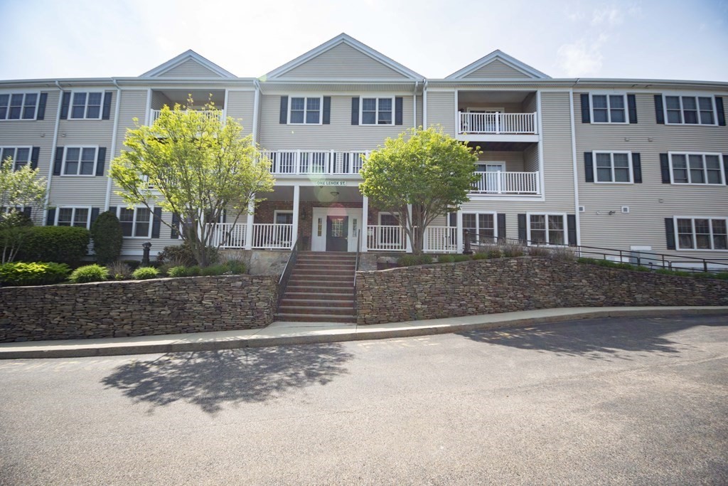 1 Lenox St, Norwood, Massachusetts 02062