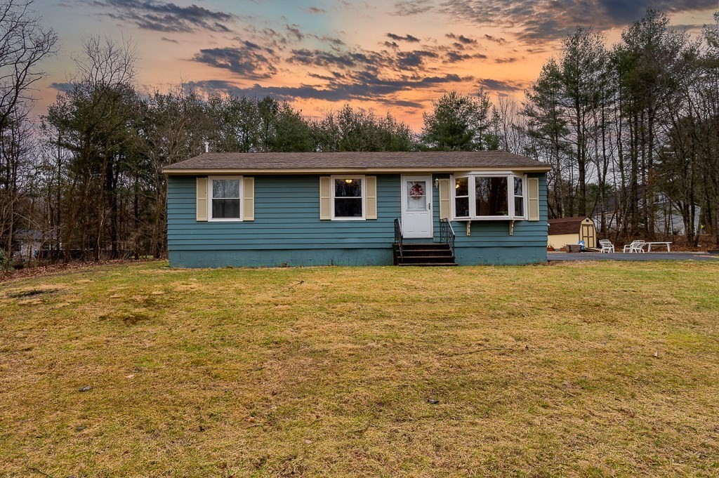 5 Buffum Road, Charlton, Massachusetts 01507