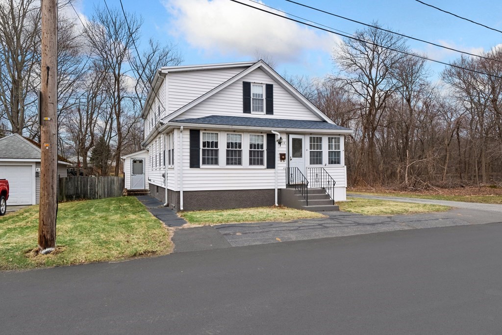 12 Phillips Street, North Attleboro, Massachusetts 02760