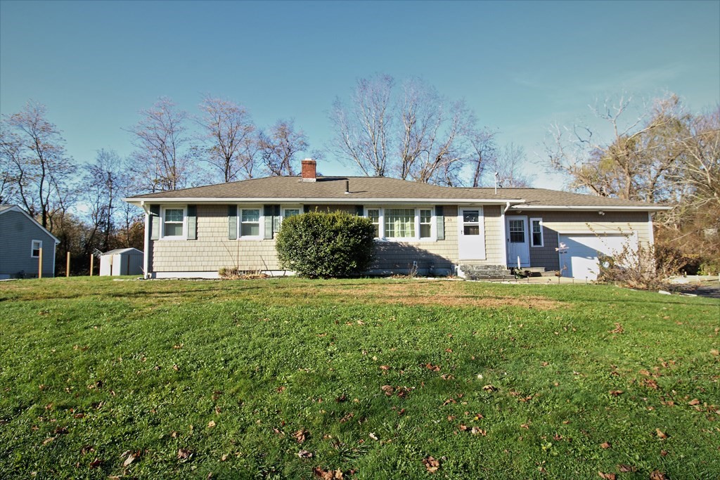33 Cypress Dr, Swansea, Massachusetts 02777