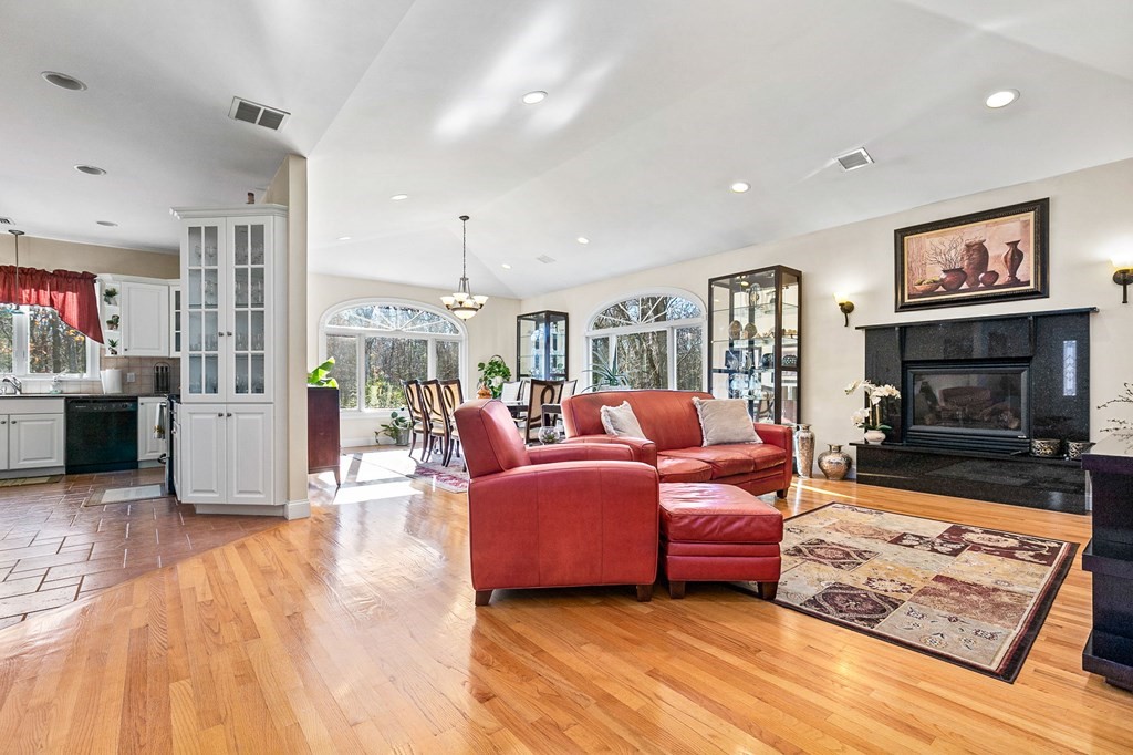 30 Tori Leigh Ln, Rehoboth, Massachusetts 02769