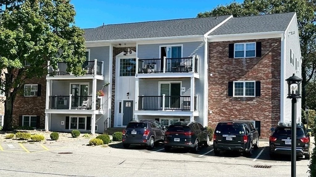 4 Chapel Hill Dr, Plymouth, Massachusetts 02360