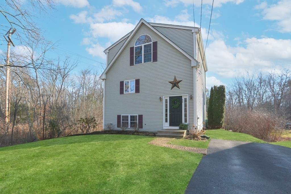 52 Deanville Rd, Attleboro, Massachusetts 02703