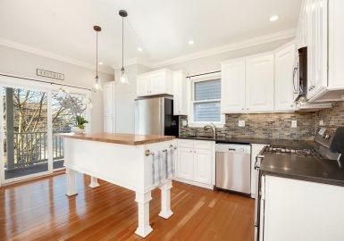 10 Ticknor St, Boston, Massachusetts 02127, 4 Bedrooms Bedrooms, 5 Rooms Rooms,1 BathroomBathrooms,Residential Lease,For Rent,Ticknor St,73115159