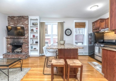 286 Cambridge St, Boston, Massachusetts 02114, 2 Bedrooms Bedrooms, 4 Rooms Rooms,1 BathroomBathrooms,Residential Lease,For Rent,Cambridge St,73132195