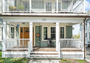 203 Winchester St, Brookline, Massachusetts 02446, 4 Bedrooms Bedrooms, 8 Rooms Rooms,3 BathroomsBathrooms,Residential Lease,For Rent,Winchester St,73104967