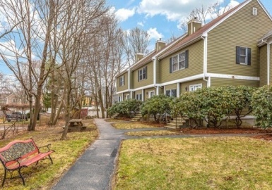 52 River St., Newton, Massachusetts 02465, 3 Bedrooms Bedrooms, 4 Rooms Rooms,1.5 BathroomsBathrooms,Residential Lease,For Rent,River St.,73115056