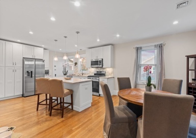 14 Hood St, Newton, Massachusetts 02458, 2 Bedrooms Bedrooms, 7 Rooms Rooms,1 BathroomBathrooms,Residential Lease,For Rent,Hood St,73134124