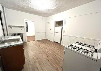 22 University Rd., Brookline, Massachusetts 02445, 4 Bedrooms Bedrooms, 7 Rooms Rooms,2 BathroomsBathrooms,Residential Lease,For Rent,University Rd.,73111112
