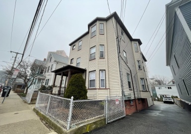 60 Newton Street, Somerville, Massachusetts 02143, 3 Bedrooms Bedrooms, 6 Rooms Rooms,1 BathroomBathrooms,Residential Lease,For Rent,Newton Street,73132069