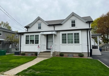 38 Dalby St., Newton, Massachusetts 02458, 2 Bedrooms Bedrooms, 4 Rooms Rooms,1 BathroomBathrooms,Residential Lease,For Rent,Dalby St.,73136912