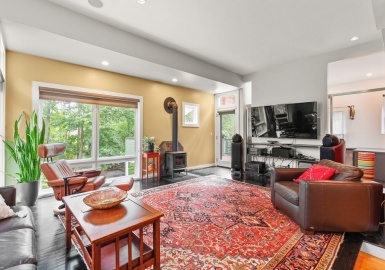 15 Suban Place, Newton, Massachusetts 02461, 4 Bedrooms Bedrooms, 6 Rooms Rooms,3 BathroomsBathrooms,Residential Lease,For Rent,Suban Place,73133829