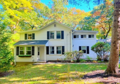 19 Hilltop Road, Weston, Massachusetts 02493, 2 Bedrooms Bedrooms, 6 Rooms Rooms,1 BathroomBathrooms,Residential Lease,For Rent,Hilltop Road,73132198