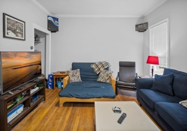5 Dixfield Street, Boston, Massachusetts 02127, 5 Bedrooms Bedrooms, 8 Rooms Rooms,2 BathroomsBathrooms,Residential Lease,For Rent,Dixfield Street,73130698