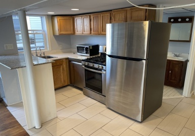 10 Harborview Avenue, Winthrop, Massachusetts 02152, 1 Bedroom Bedrooms, 3 Rooms Rooms,1 BathroomBathrooms,Residential Lease,For Rent,Harborview Avenue,73111612