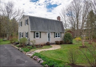 960 Westhampton Road, Northampton, Massachusetts 01062, 4 Bedrooms Bedrooms, 9 Rooms Rooms,1.5 BathroomsBathrooms,Residential Lease,For Rent,Westhampton Road,73093084