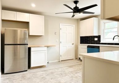 130 Dexter Avenue, Watertown, Massachusetts 02472, 3 Bedrooms Bedrooms, 4 Rooms Rooms,1 BathroomBathrooms,Residential Lease,For Rent,Dexter Avenue,73130423