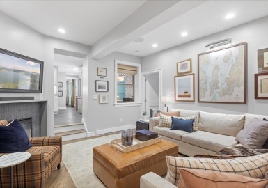 664 Massachusetts Ave, Boston, Massachusetts 02118, 2 Bedrooms Bedrooms, 4 Rooms Rooms,1 BathroomBathrooms,Residential Lease,For Rent,Massachusetts Ave,73089070