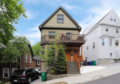 28 Oakland St., Newton, Massachusetts 02458, 3 Bedrooms Bedrooms, 4 Rooms Rooms,2.5 BathroomsBathrooms,Residential Lease,For Rent,Oakland St.,73129458