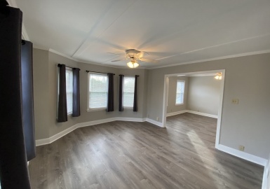 103 Pine Street, Danvers, Massachusetts 01923, 2 Bedrooms Bedrooms, 5 Rooms Rooms,1 BathroomBathrooms,Residential Lease,For Rent,Pine Street,73136807