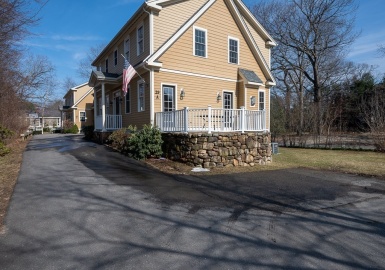 29 Oak St, Wellesley, Massachusetts 02482, 4 Bedrooms Bedrooms, 8 Rooms Rooms,4 BathroomsBathrooms,Residential Lease,For Rent,Oak St,73134131