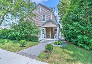 37 Walnut Place, Newton, Massachusetts 02460, 3 Bedrooms Bedrooms, 6 Rooms Rooms,2.5 BathroomsBathrooms,Residential Lease,For Rent,Walnut Place,73108105