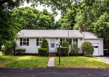17 Suffolk, Sharon, Massachusetts 02067, 3 Bedrooms Bedrooms, 6 Rooms Rooms,1 BathroomBathrooms,Residential Lease,For Rent,Suffolk,73078250