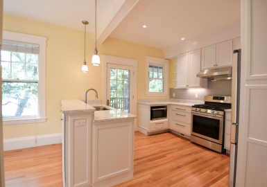 17 Lakeview Road, Winchester, Massachusetts 01890, 3 Bedrooms Bedrooms, 7 Rooms Rooms,1.5 BathroomsBathrooms,Residential Lease,For Rent,Lakeview Road,73129812