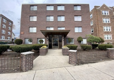 128 Salem Street, Malden, Massachusetts 02148, 2 Bedrooms Bedrooms, 4 Rooms Rooms,1 BathroomBathrooms,Residential Lease,For Rent,Salem Street,73129398